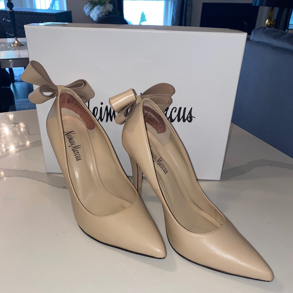 Neiman Marcus Leather Nude/Beige Kidskin Verity Now Women's High Heel Size 8M